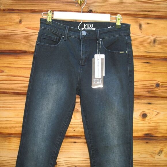 NWT Mid Rise Boot Cut Jeans 6 X 33 - Picture 4 of 8